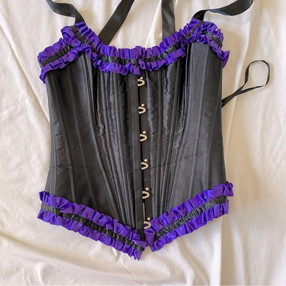 Black and Purple Corset tie back - Picture 1 of 6
